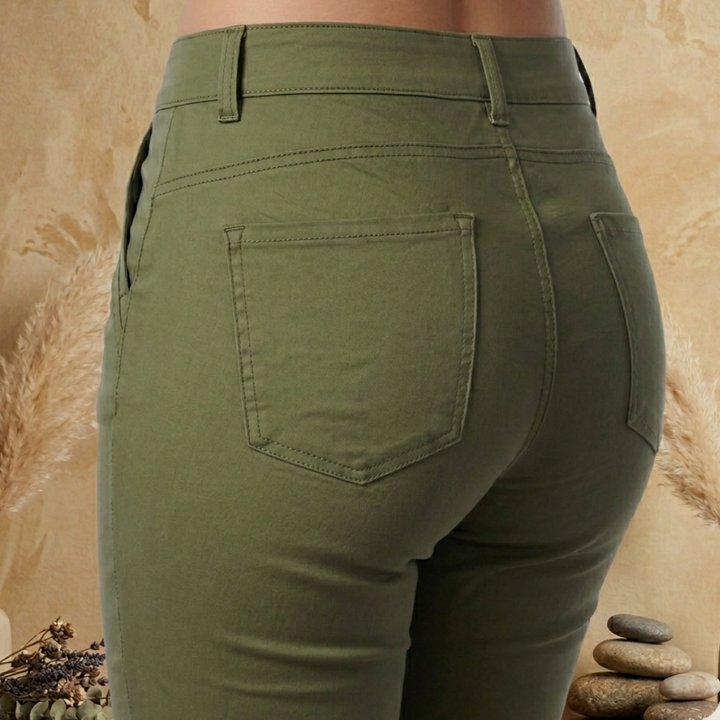 Calyra Slim Capris Pants