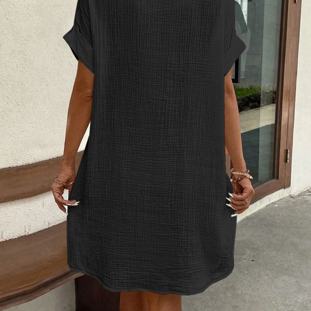 Elegant V-neck design