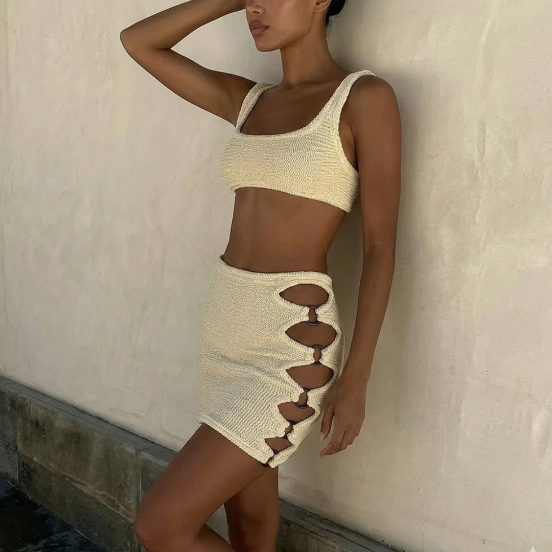 Sun-kissed fatale 3-piece micro bikini set for women, minimal coverage swimwear for bold and sexy beach looks