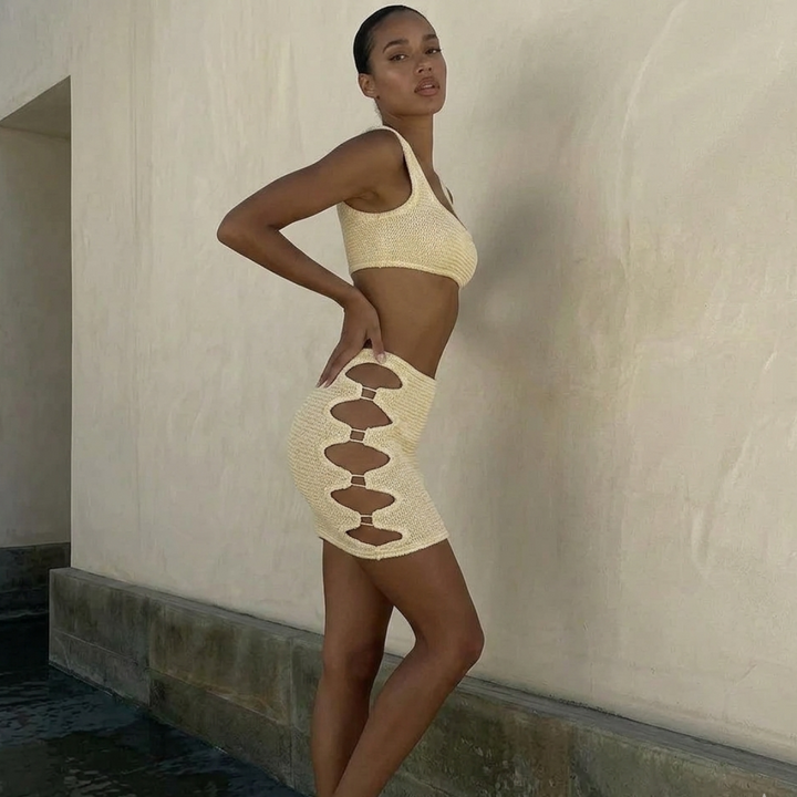 Sun-kissed fatale 3-piece micro bikini set for women, minimal coverage swimwear for bold and sexy beach looks